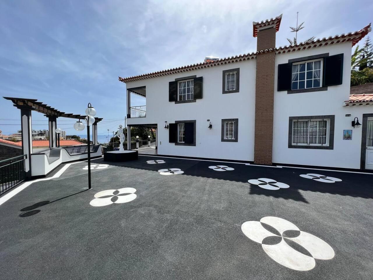 Comfortable 2-Bedroom Apartment For Relaxing Stays Funchal  Extérieur photo