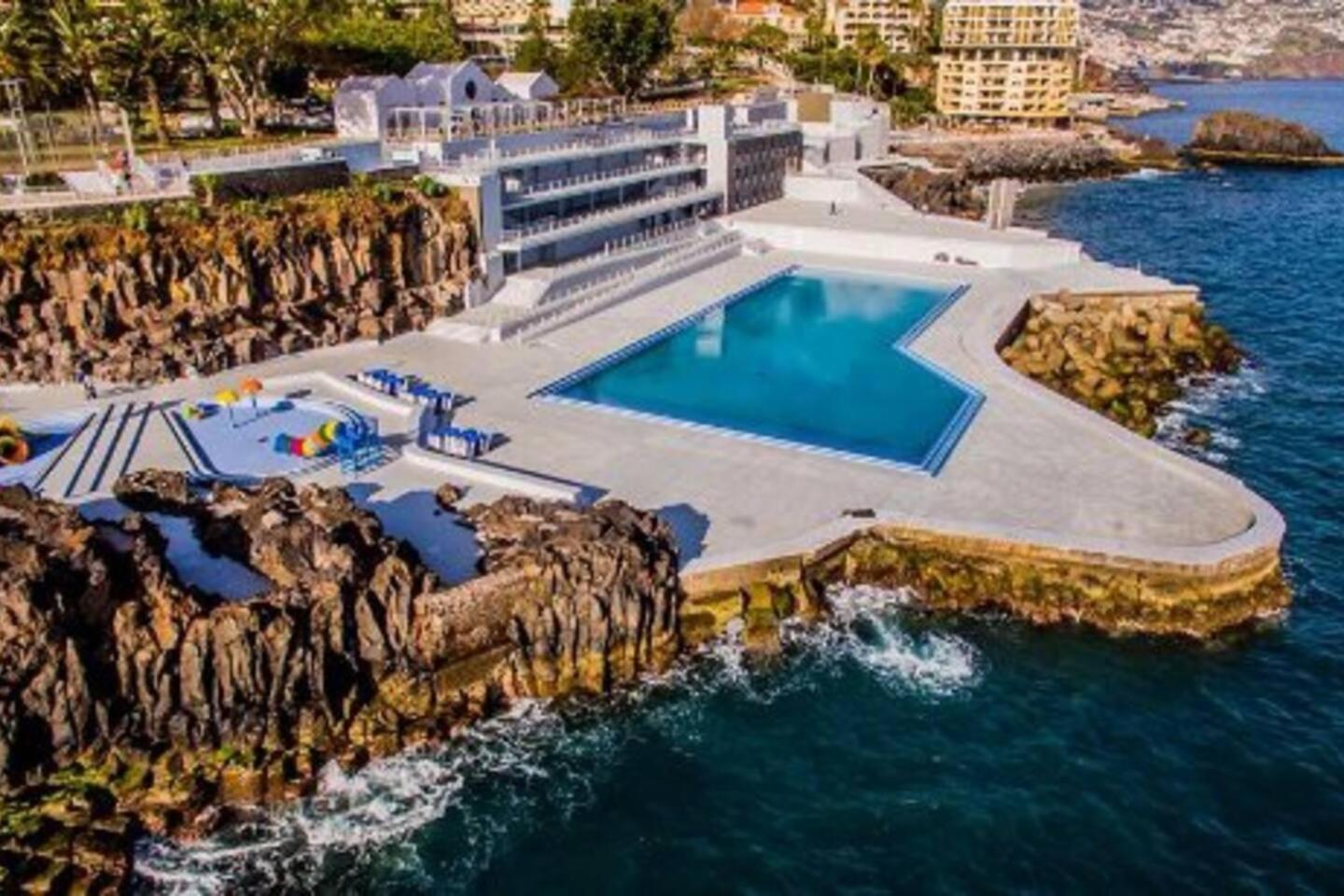 Comfortable 2-Bedroom Apartment For Relaxing Stays Funchal  Extérieur photo